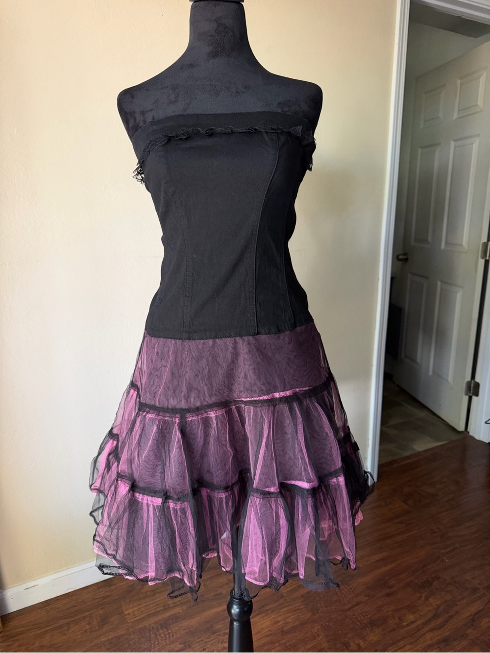 Tripp nyc strapless corset tutu dress 90s black and pink vintage size large